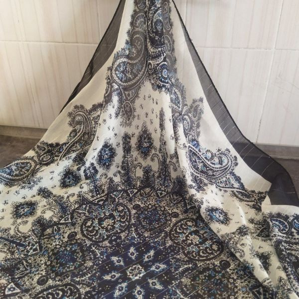 روسری زنانه