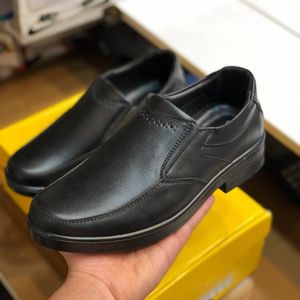 خرید اینترنتی کفش چرم مردانه طرح سافتی برند نیما