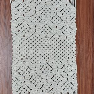 فروش اینترنتی رانر مکرومه بافی چشم نواز طرح گل وچمن-ریزبافت