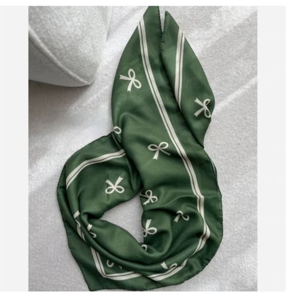 مینی اسکارف پاپیونی