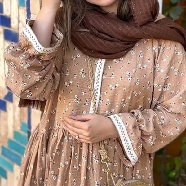 ساحلی چین چینی گلبرگ