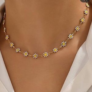 قیمت ارزان گردنبند استیل بابونه