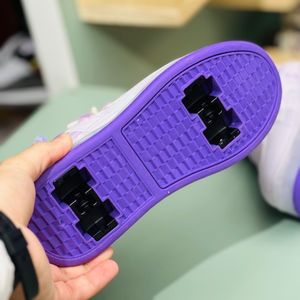 خرید اینترنتی قیمت کتونی دخترانه اسکیتی چراغدار طرح کرومی برند KIDS KING کد 4022802