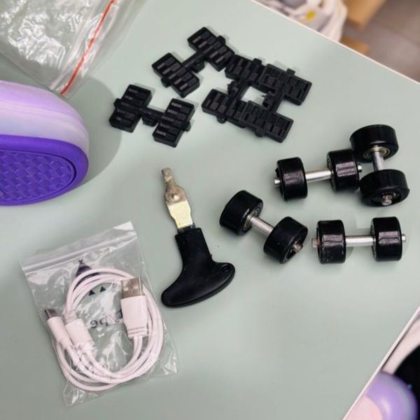 کتونی دخترانه اسکیتی چراغدار طرح کرومی برند KIDS KING کد 4022802
