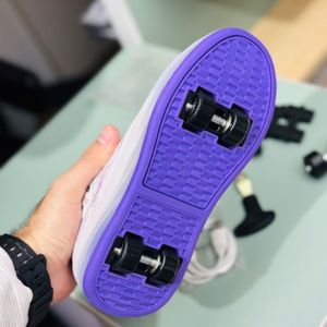 خرید اینترنتی قیمت کتونی دخترانه اسکیتی چراغدار طرح کرومی برند KIDS KING کد 4022802