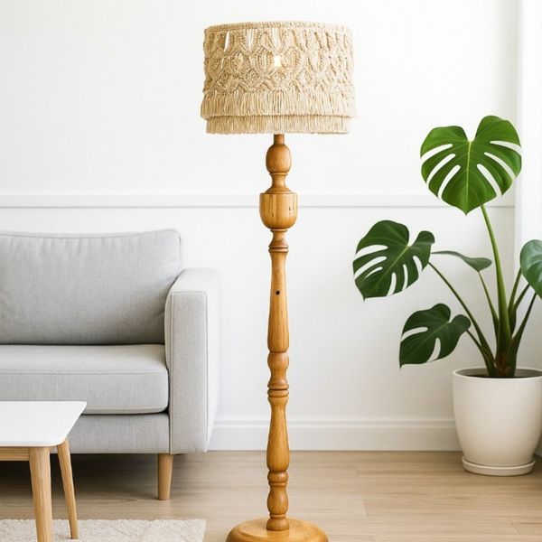 آباژور ایستاده چوبی با شید مکرومه بافت شده مدل پروانه