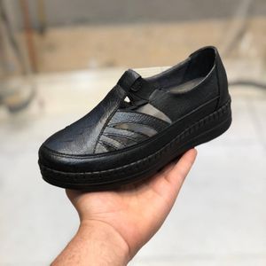 فروش اینترنتی کفش طبی زنانه مدل گردو رنگ مشکی