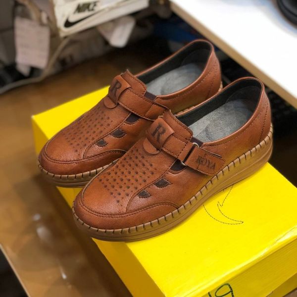 کفش طبی زنانه مدل باران رنگ عسلی