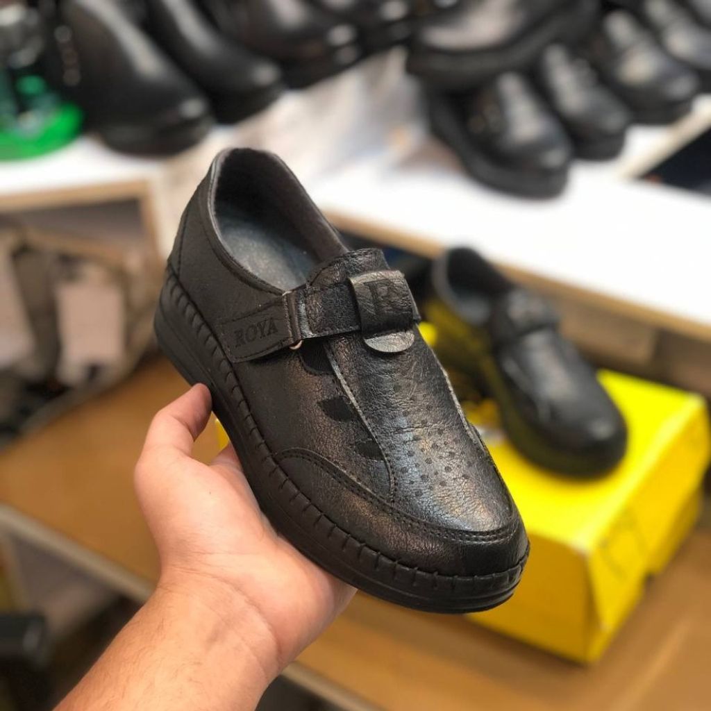 قیمت ارزان کفش طبی چرم زنانه مدل باران رنگ مشکی