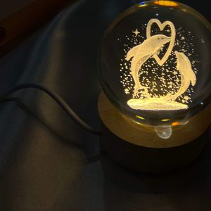 خرید انلاین چراغ خواب گوی کریستالی فوق العاده زیبا طرح دلفین و قلب