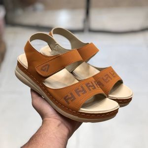 مشخصات صندل طبی زنانه مدل دایموند عسلی