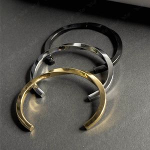 قیمت ارزان بنگل مردانه مدل پیچ خورده ( در 3 رنگبندی )
