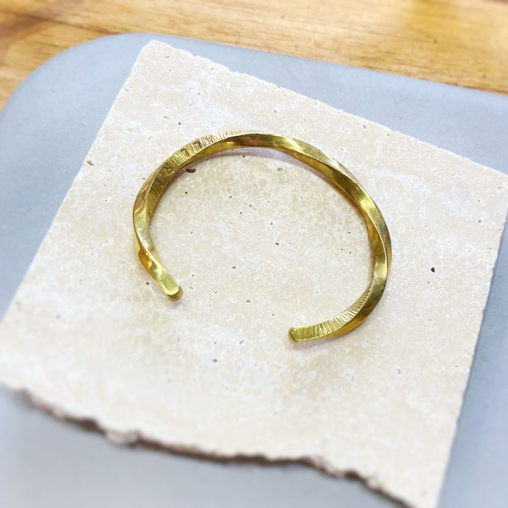 خرید اینترنتی بنگل مردانه مدل پیچ خورده ( در 3 رنگبندی )
