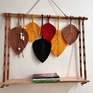 شلف چوبی مکرومه بافی طرح تایتانیک