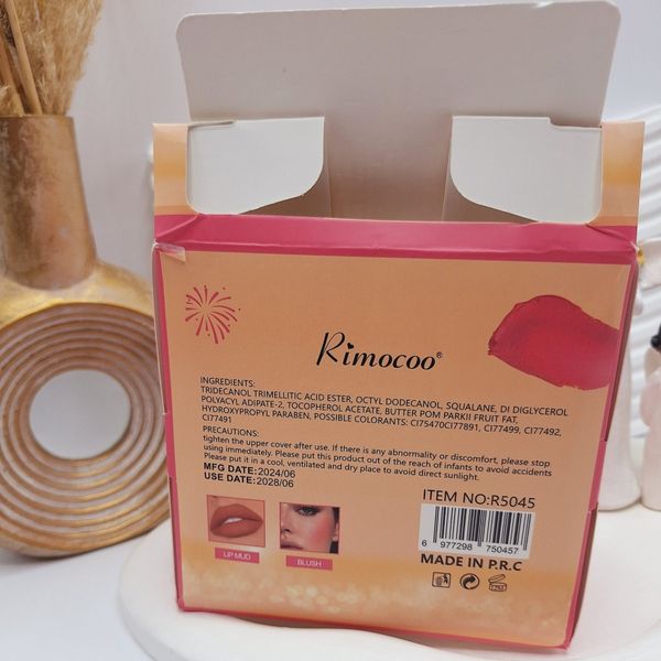 رژگونه پد دار قلمی پیچی Rimocoo
