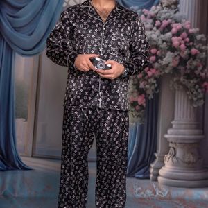 فروش اینترنتی ست لباس راحتی مردانه