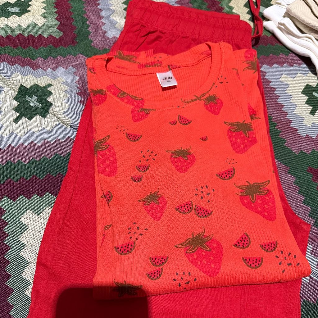 خرید آنلاین ست راحتی توت فرنگی زنانه