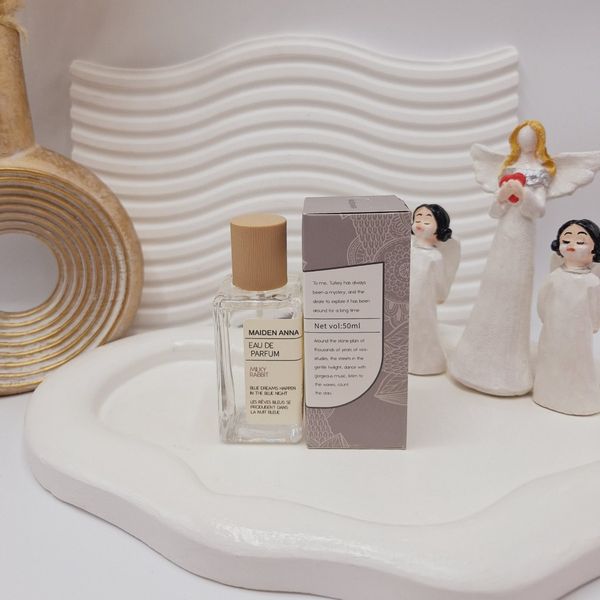 عطر بیکینی رایحه چوب دودی (MILKY RABBIT) حجم 50 میل فوق العاده خوشبو با ما