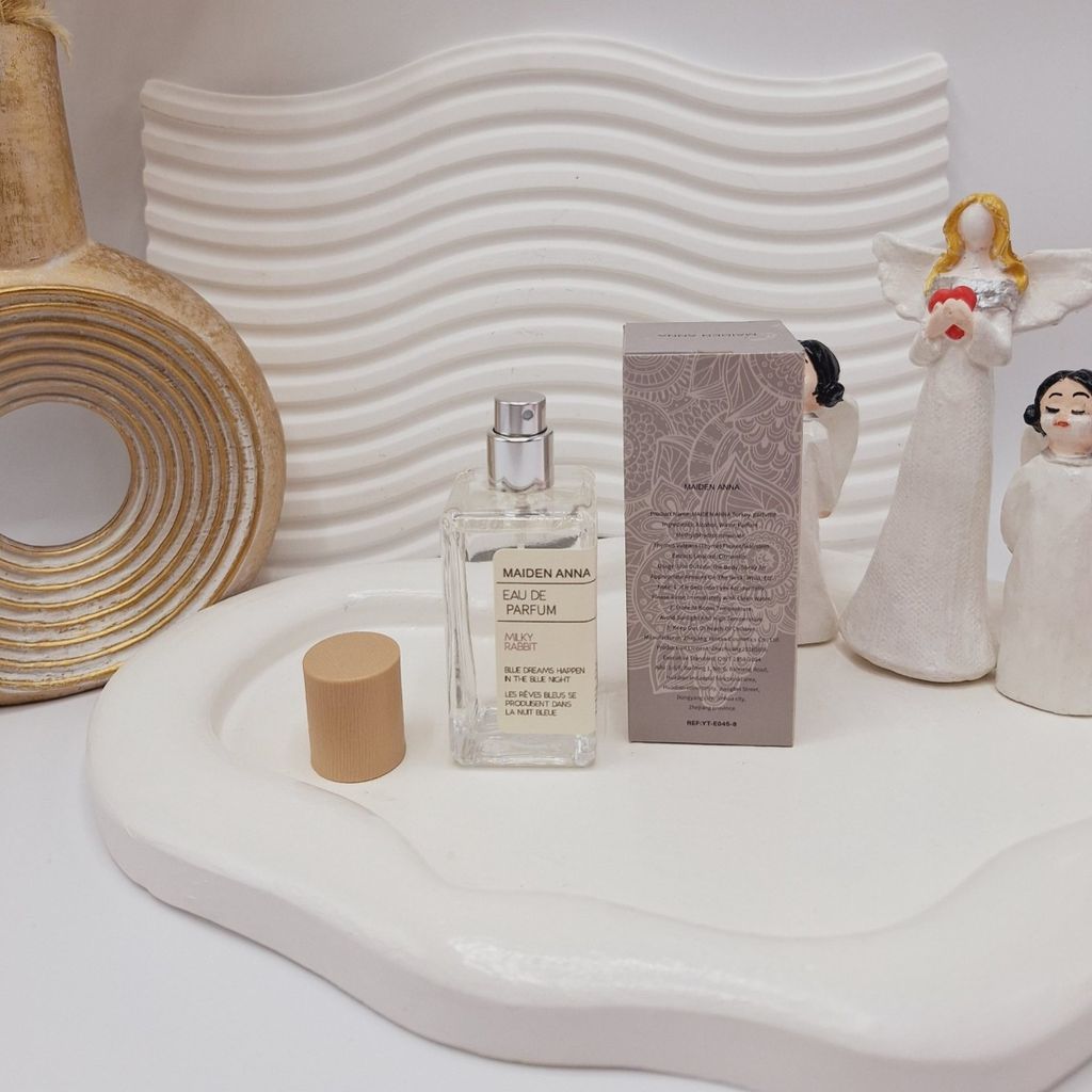 قیمت ارزان عطر بیکینی رایحه چوب دودی (MILKY RABBIT) حجم 50 میل فوق العاده خوشبو با ما