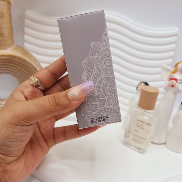 عطر بیکینی رایحه چوب دودی (MILKY RABBIT) حجم 50 میل فوق العاده خوشبو با ما