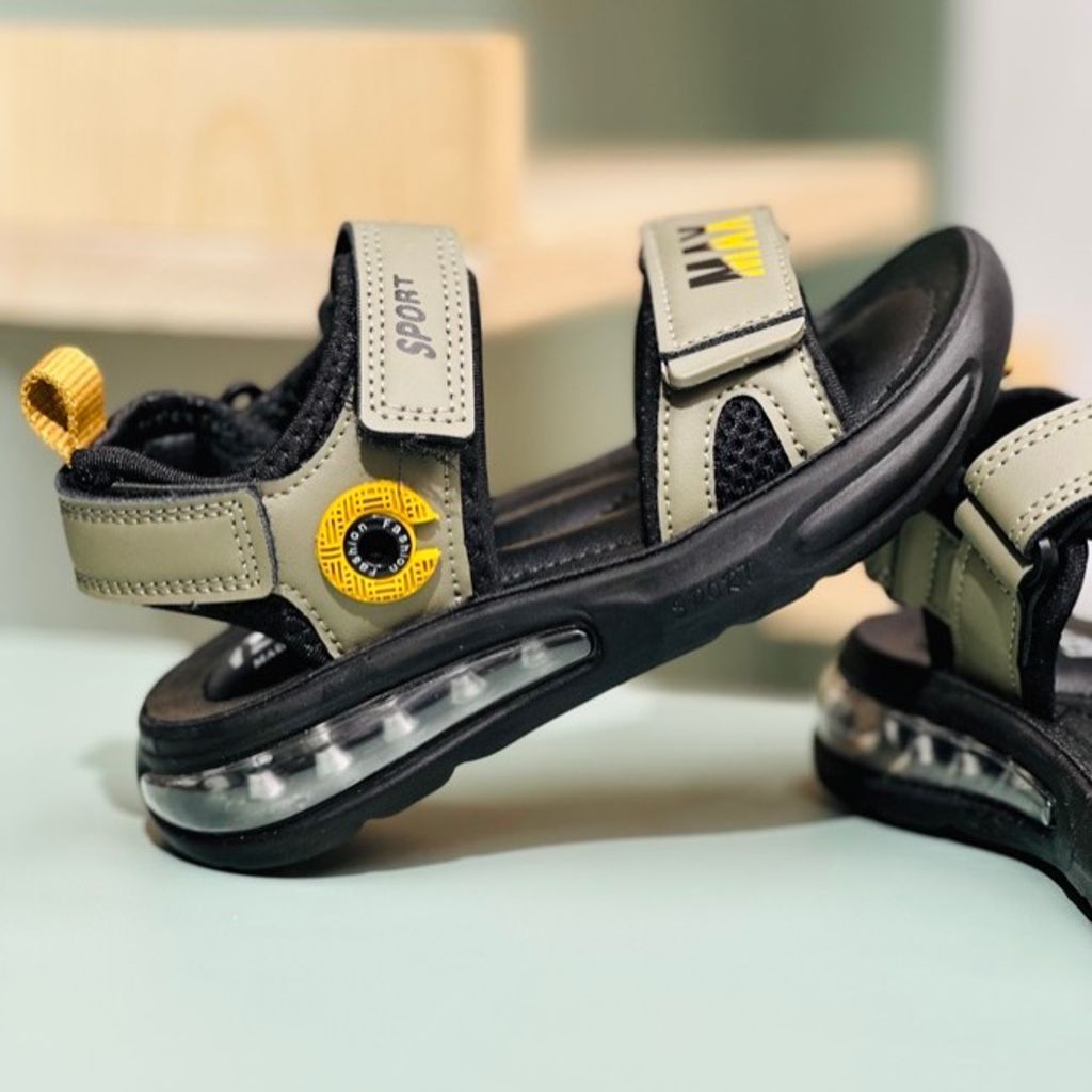 خرید اینترنتی قیمت صندل بچگانه اسپرت طرح کپسولی حلقه برند Kids کد 4022902