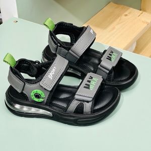 خرید اینترنتی قیمت صندل بچگانه اسپرت طرح کپسولی حلقه برند Kids کد 4022902