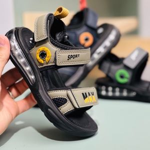 خرید اینترنتی قیمت صندل بچگانه اسپرت طرح کپسولی حلقه برند Kids کد 4022902