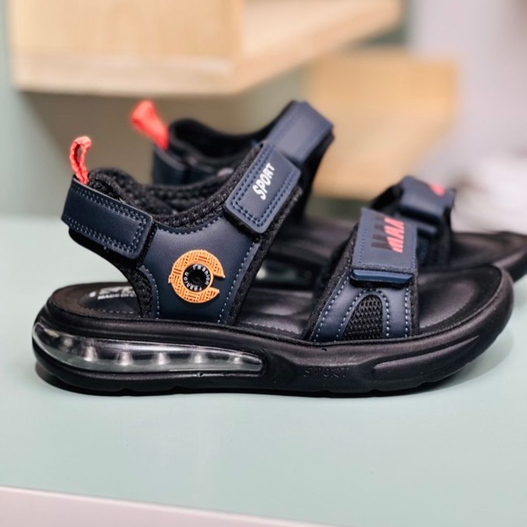خرید اینترنتی قیمت صندل بچگانه اسپرت طرح کپسولی حلقه برند Kids کد 4022902