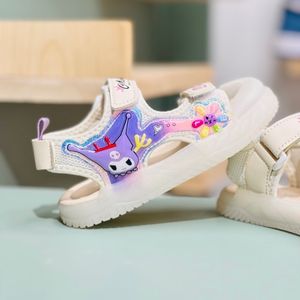 خرید اینترنتی قیمت صندل بچگانه طرح کرومی گل برند A+B کد 4022901