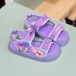 خرید اینترنتی قیمت صندل بچگانه طرح کرومی گل برند A+B کد 4022901