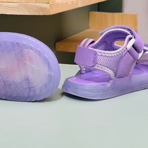 خرید اینترنتی قیمت صندل بچگانه طرح کرومی گل برند A+B کد 4022901