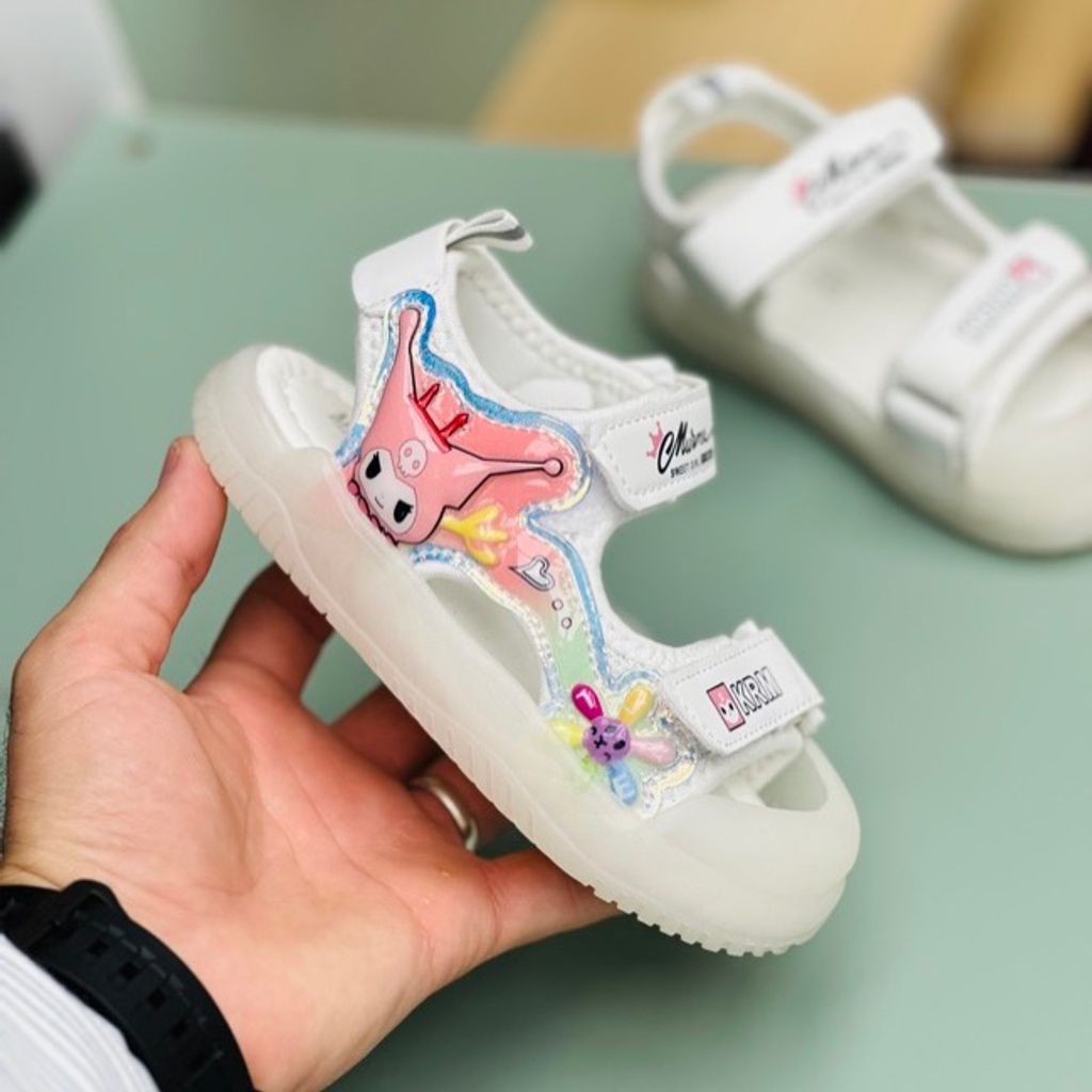 خرید اینترنتی قیمت صندل بچگانه طرح کرومی گل برند A+B کد 4022901