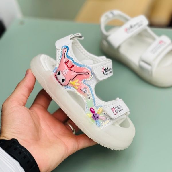 صندل بچگانه طرح کرومی گل برند A+B کد 4022901