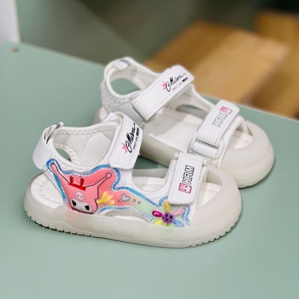 صندل بچگانه طرح کرومی گل برند A+B کد 4022901