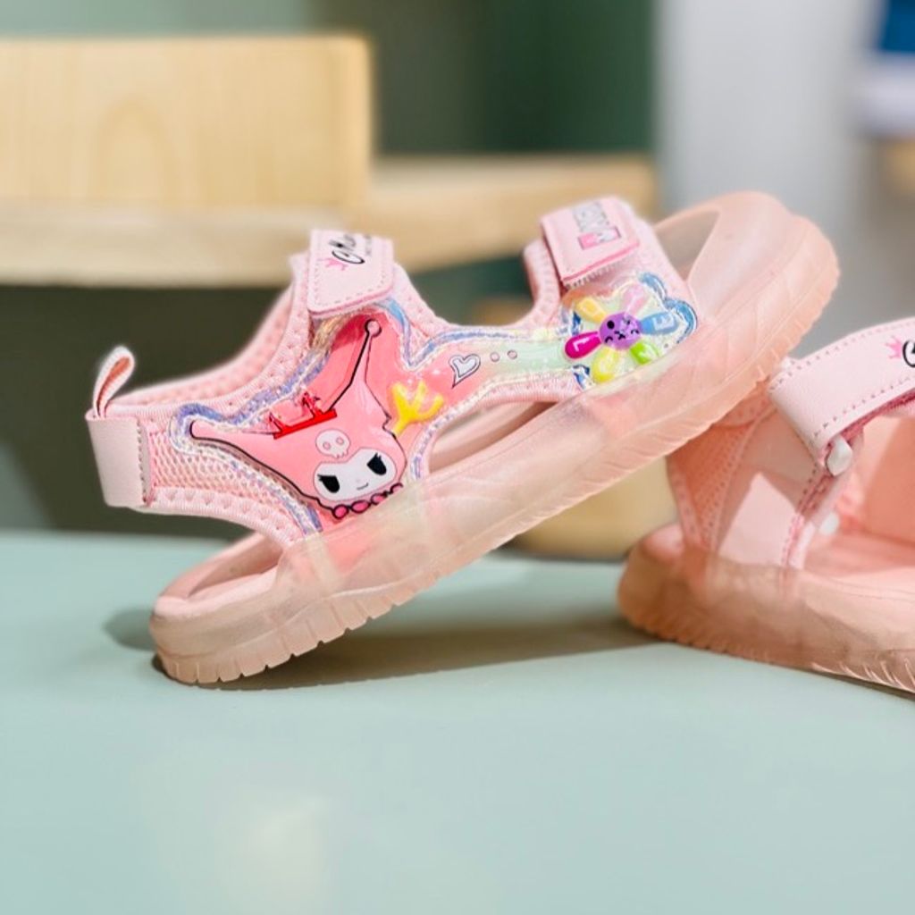 خرید اینترنتی قیمت صندل بچگانه طرح کرومی گل برند A+B کد 4022901