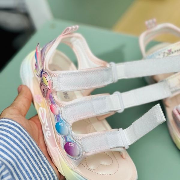 صندل بچگانه وارداتی طرح مادمازل برند Winstar کد 4030302