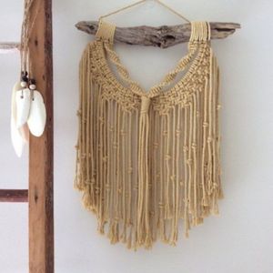 خرید اینترنتی دیوارکوب آویز دکوری مکرومه طرح فندق