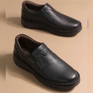 خرید اینترنتی کفش چرم مردانه مدل کلارک بی بند رنگ مشکی