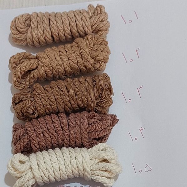 آویز مکرومه بافی برگ سلطنتی دو رنگ طرح چشم نواز