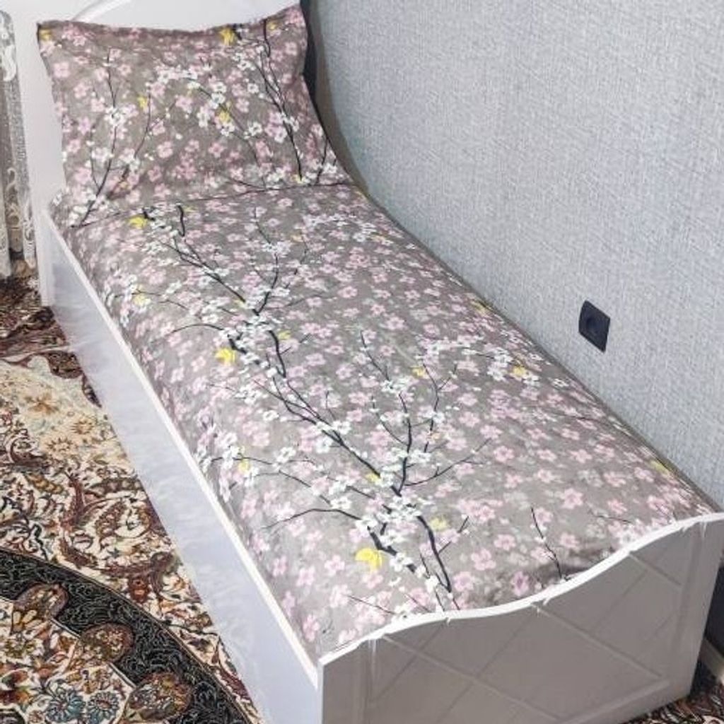مشخصات ملحفه یک نفره شکوفه زمینه کرم قهوه ای نسکافه ای روتختی یک نفره کرم شکوفه