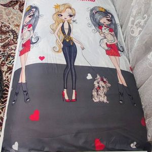 خرید انلاین روتختی کشدار دخترانه سفید زغال سنگی عروسک دار دِ بست 
