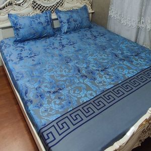 خرید انلاین روتختی کشدار  تخت دو نفره طرح  ورساچ ابی طوسی