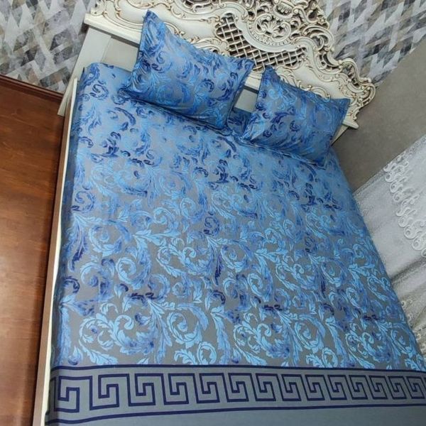 روتختی کشدار  تخت دو نفره طرح  ورساچ ابی طوسی