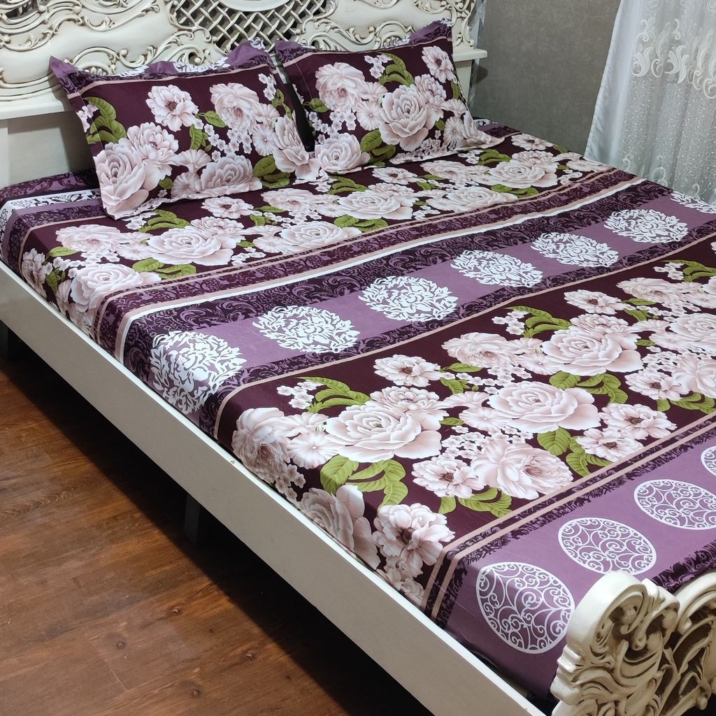 خرید انلاین ملحفه کشدار دونفره با دوعدد روبالش طرح سفید بنفش گلدار