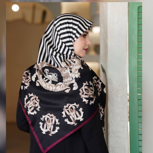 روسری ابریشم توییل قواره 140 کد 19