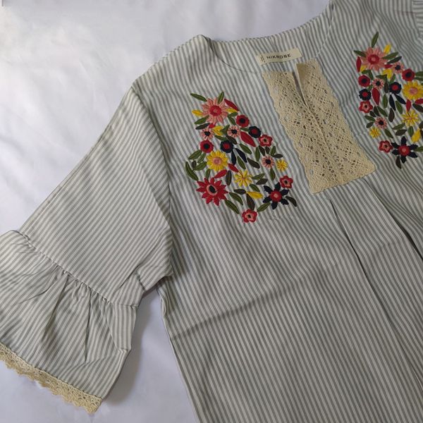 شومیز مجلسی نخی چین دار گلدوزی زنانه