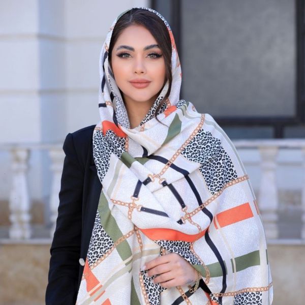 شال منگوله دار کد 1072