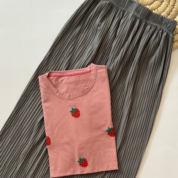تیشرت توت فرنگی