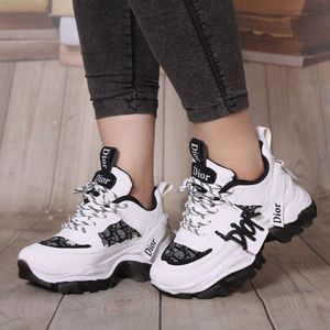 فروش اینترنتی کفش اسپرت زنانه دیور لژدار