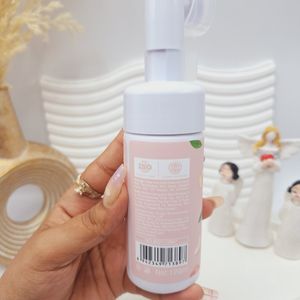 فروش اینترنتی فوم براش دار روشن کننده و لطیف کننده هلو برند بیوآکوا